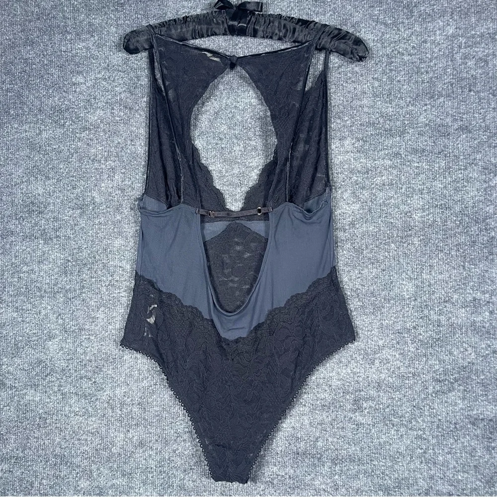 Intimately Free People Women’s Large Black Lace Body Suit Open‎ Back Deep V Neck